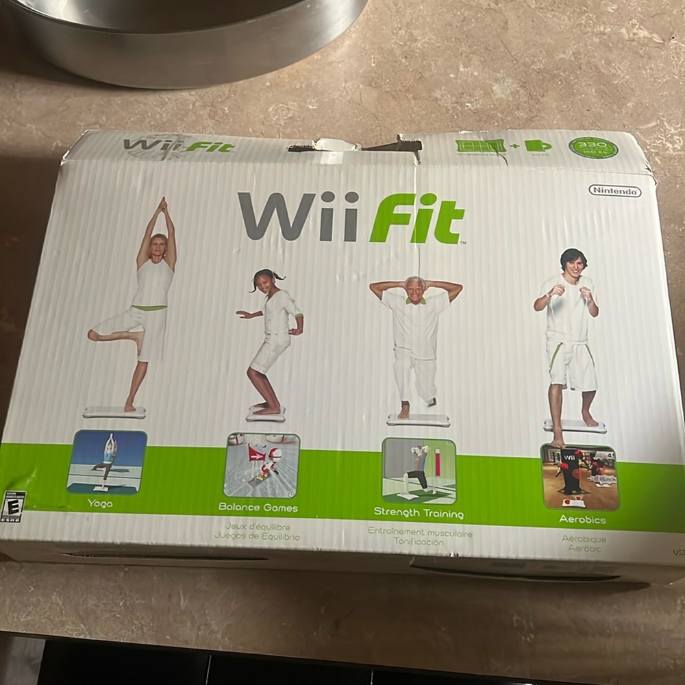 Wii fit- game included